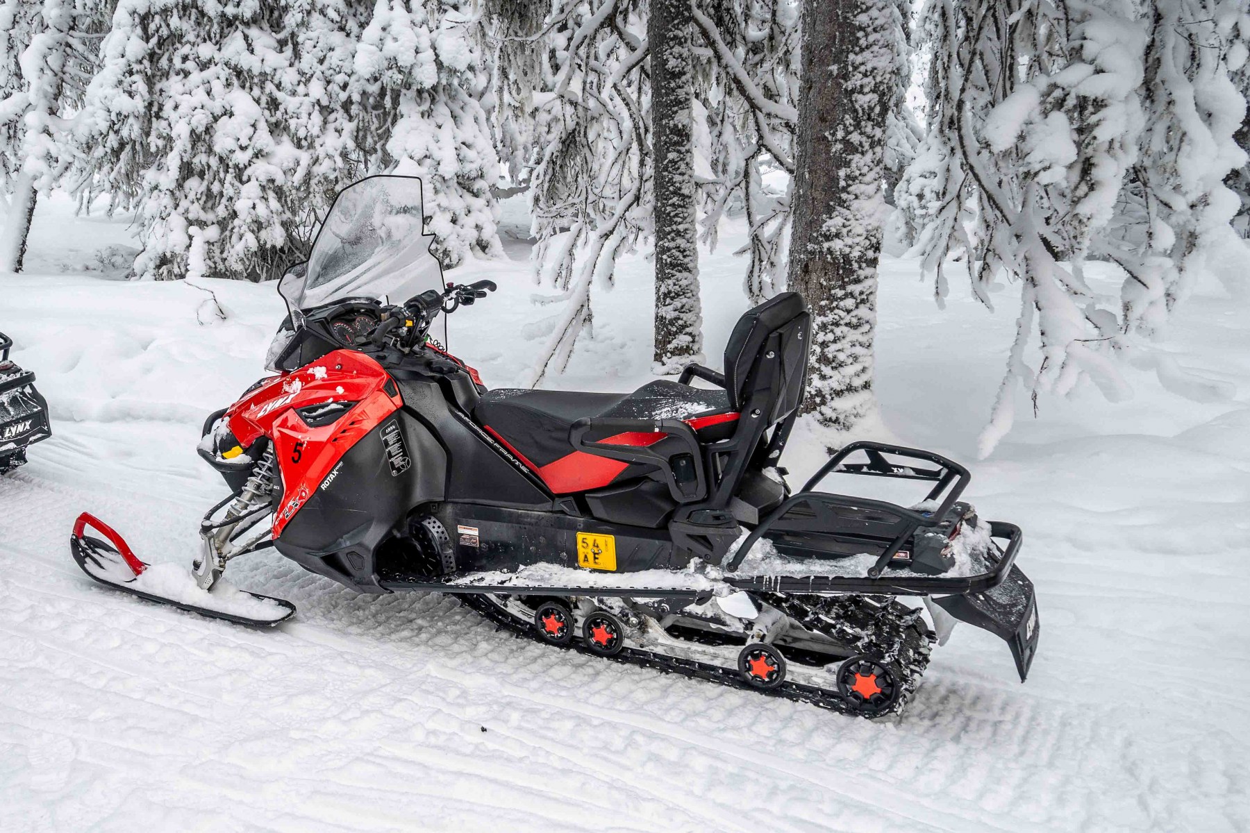 Schneemobil fahren in Finnland